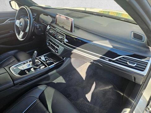 Used 2020 BMW M760i xDrive w/ Luxury Rear Seating Package image 22