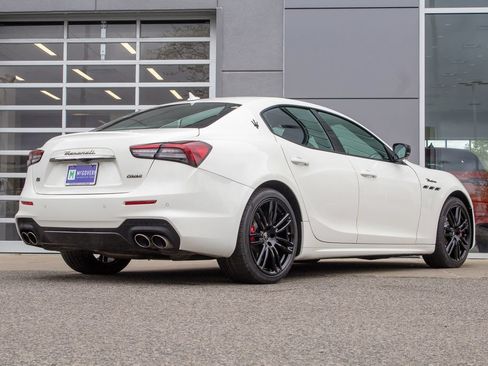 Used 2024 Maserati Ghibli Modena Q4 AWD/4WD image 10
