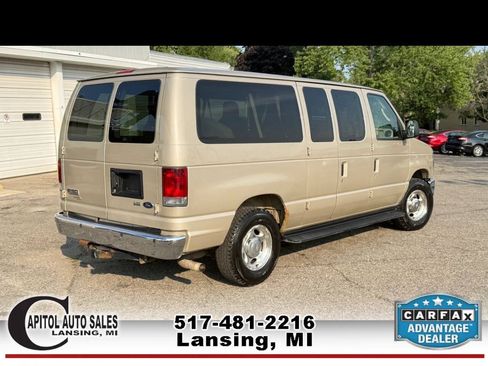 Used 2013 Ford E-150 and Econoline 150 Wagon RWD image 9