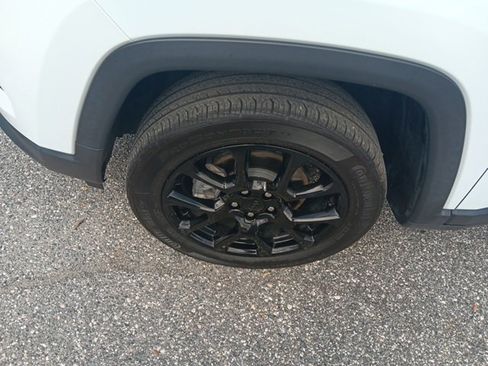 Used 2022 Jeep Compass Latitude image 6