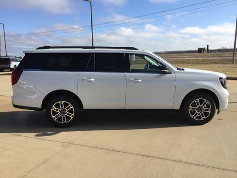New 2025 Ford Expedition Max Active image 13