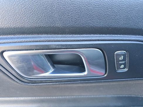 Used 2019 Ford Mustang EcoBoost image 18