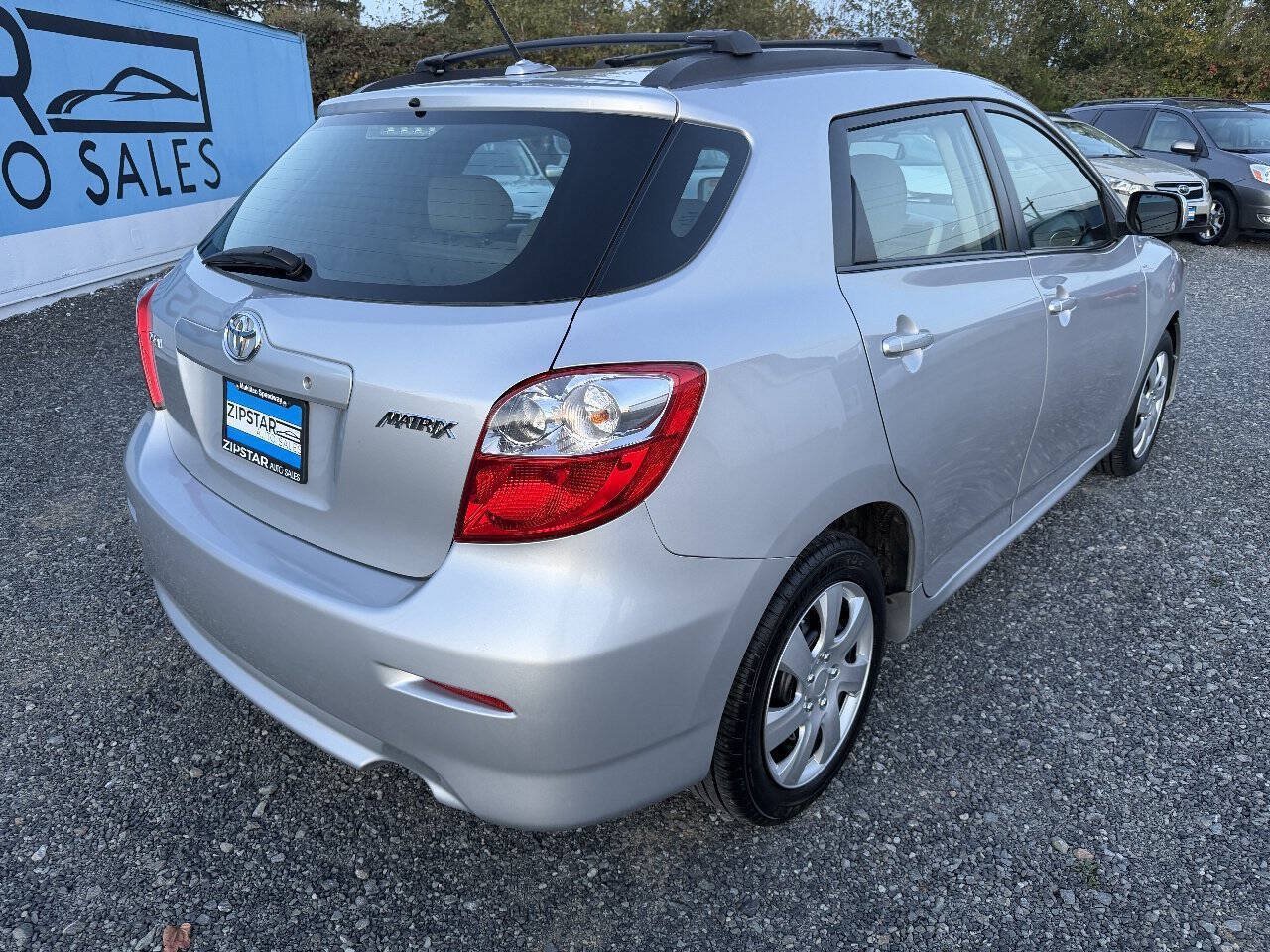 Used 2010 Toyota Matrix FWD image 3