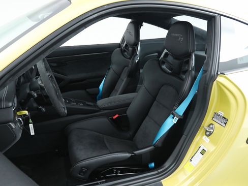 Used 2018 Porsche 911 GT2 RS image 28