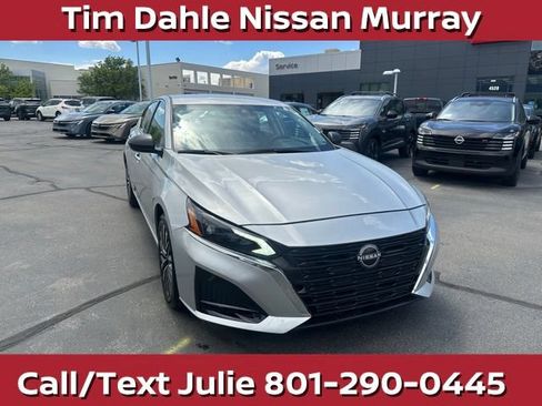 Used 2024 Nissan Altima 2.5 SV FWD image 3