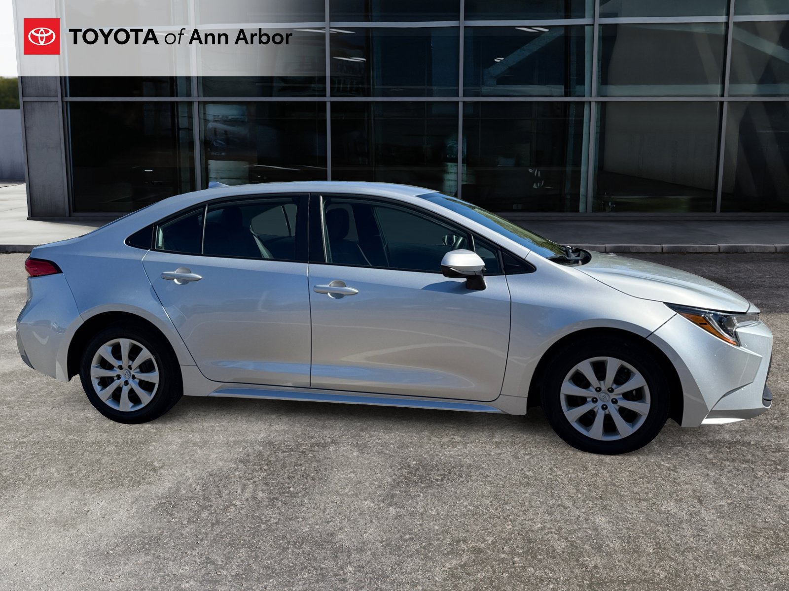 Used 2025 Toyota Corolla LE FWD image 10