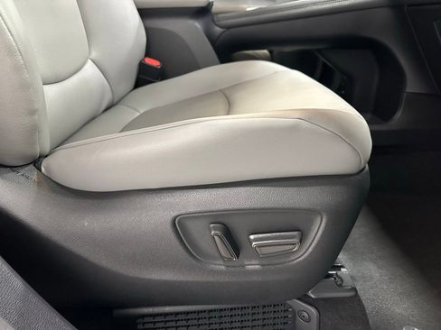 Used 2025 Toyota Sienna XLE image 64