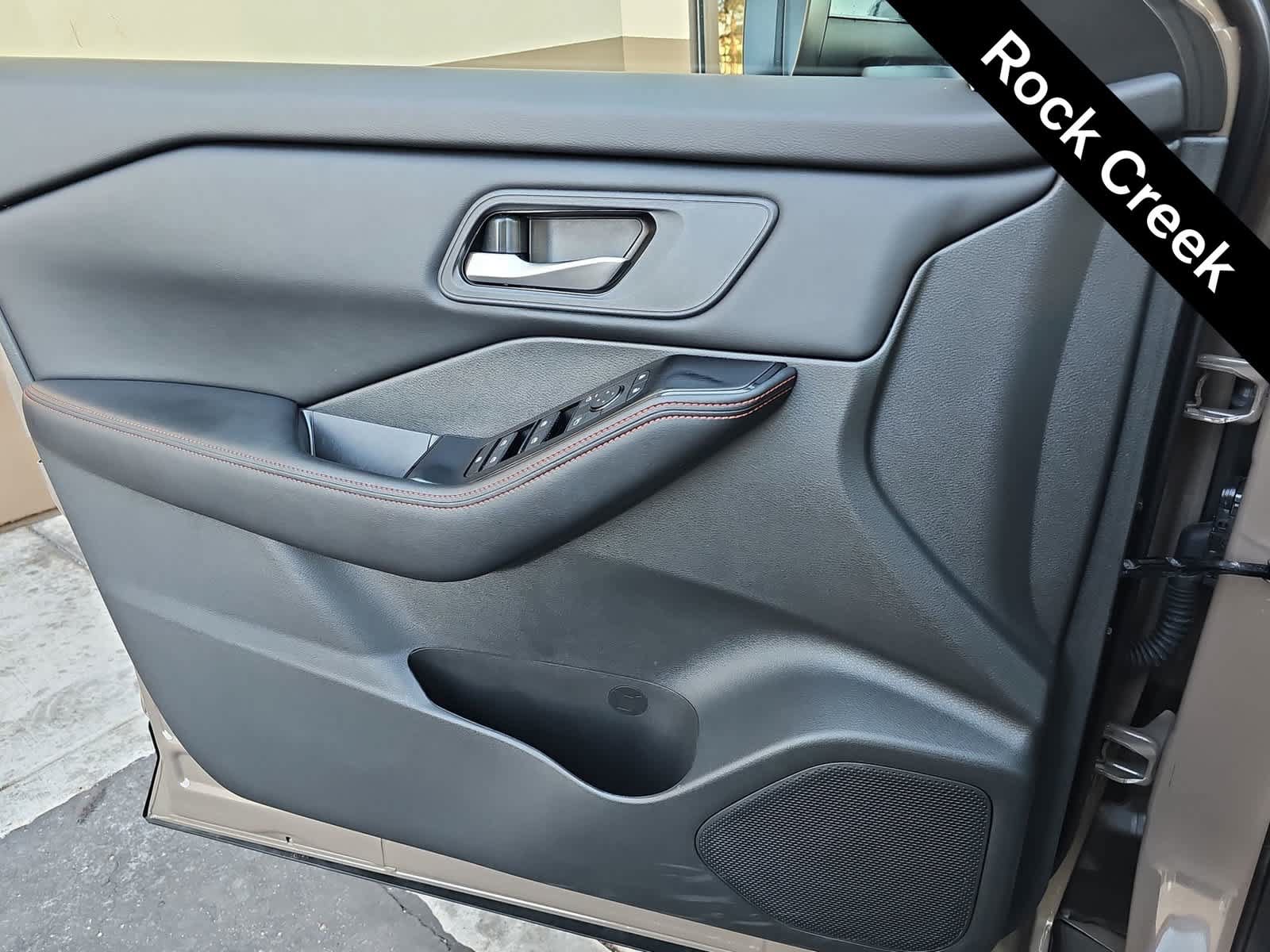 Used 2025 Nissan Rogue SV AWD/4WD image 27