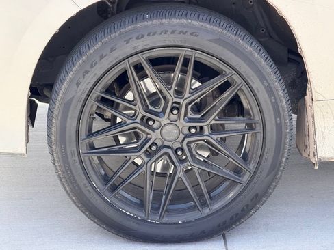Used 2019 Lexus LX 570 4WD w/ Luxury Package image 6