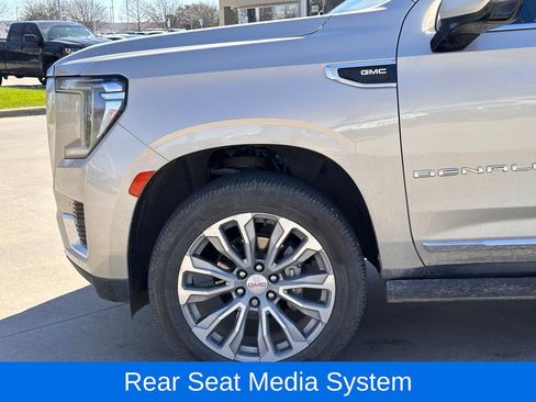 Used 2021 GMC Yukon XL Denali w/ Denali Ultimate Package image 9
