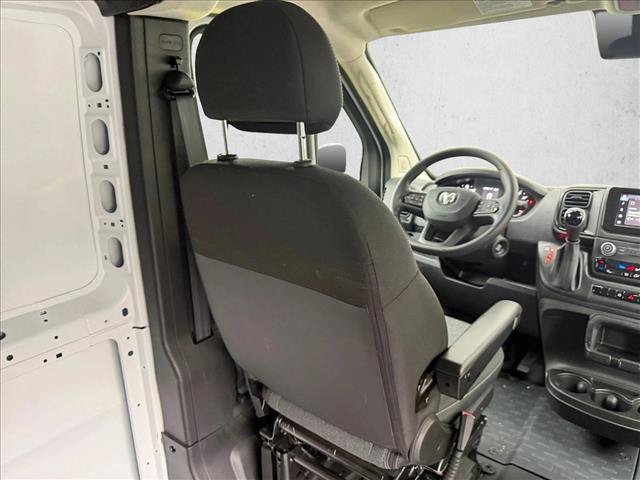 Used 2025 RAM ProMaster 2500 FWD image 18