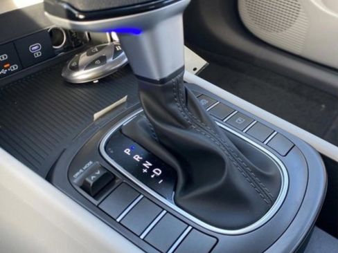 New 2026 Hyundai Kona SE FWD image 24