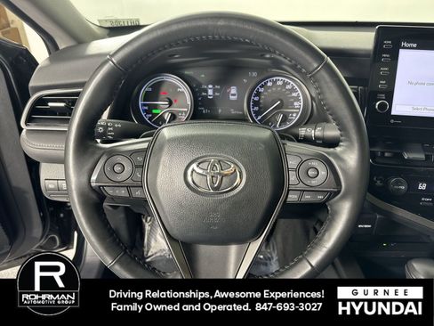 Used 2024 Toyota Camry XSE image 11