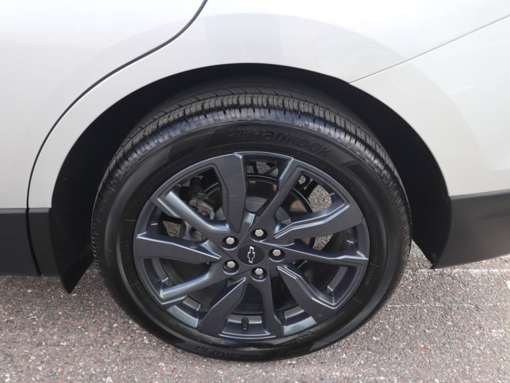 Used 2022 Chevrolet Equinox RS w/ RS Leather Package FWD image 16