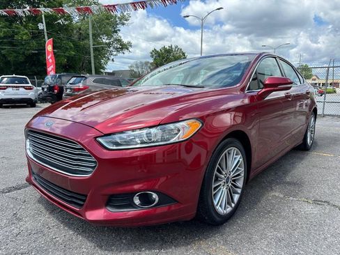 Used 2015 Ford Fusion SE w/ Equipment Group 202A FWD image 4