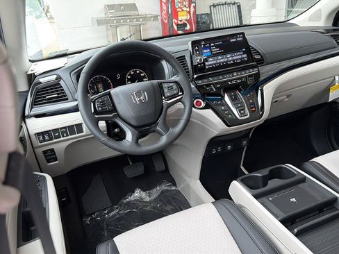 New 2026 Honda Odyssey Elite image 16