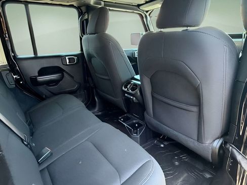 Used 2020 Jeep Wrangler Unlimited Sport S AWD/4WD image 15