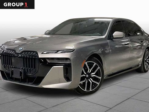 Used 2023 BMW 760i xDrive image 1