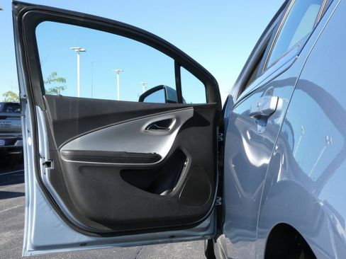 Used 2015 Chevrolet Volt w/ Enhanced Safety Package 1 image 25