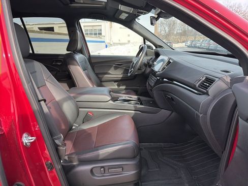Certified 2025 Honda Ridgeline Black Edition image 25