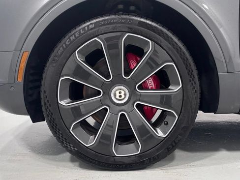 Used 2020 Bentley Bentayga AWD/4WD image 34