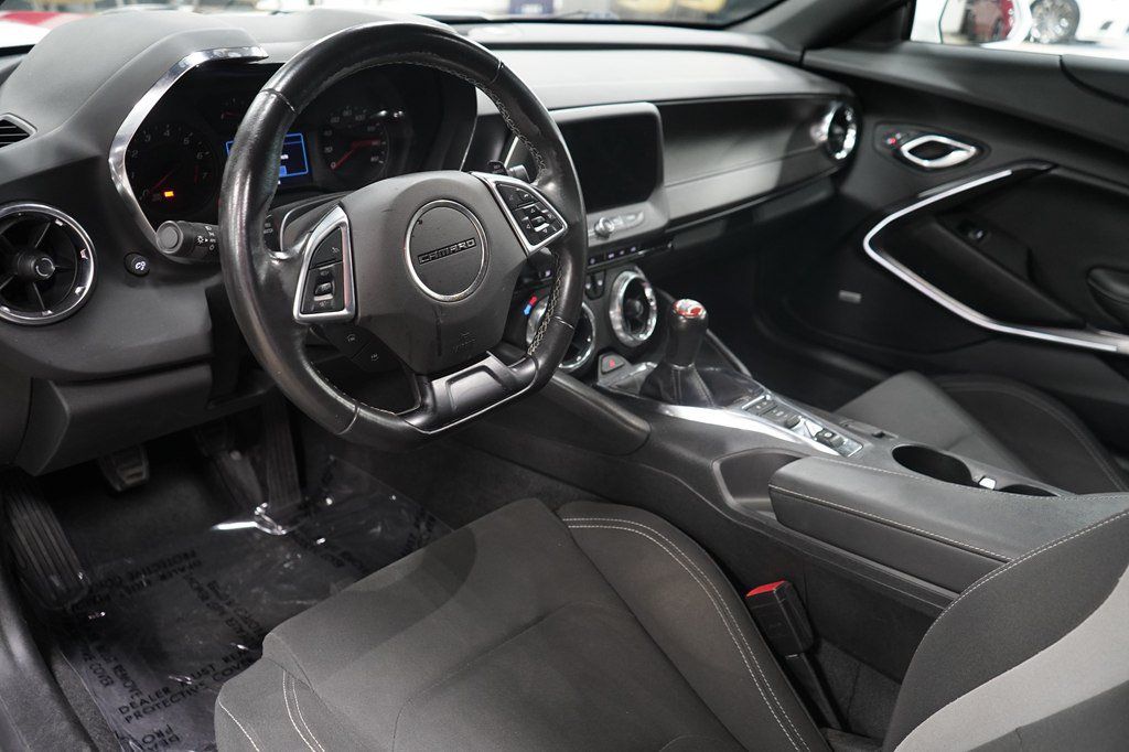 Used 2022 Chevrolet Camaro LT w/ Technology Package RWD image 10