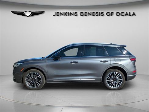 Used 2021 Lincoln Corsair Reserve w/ Equipment Group 201A image 7