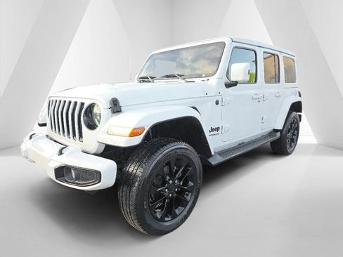 Used 2021 Jeep Wrangler Unlimited Sahara AWD/4WD image 3