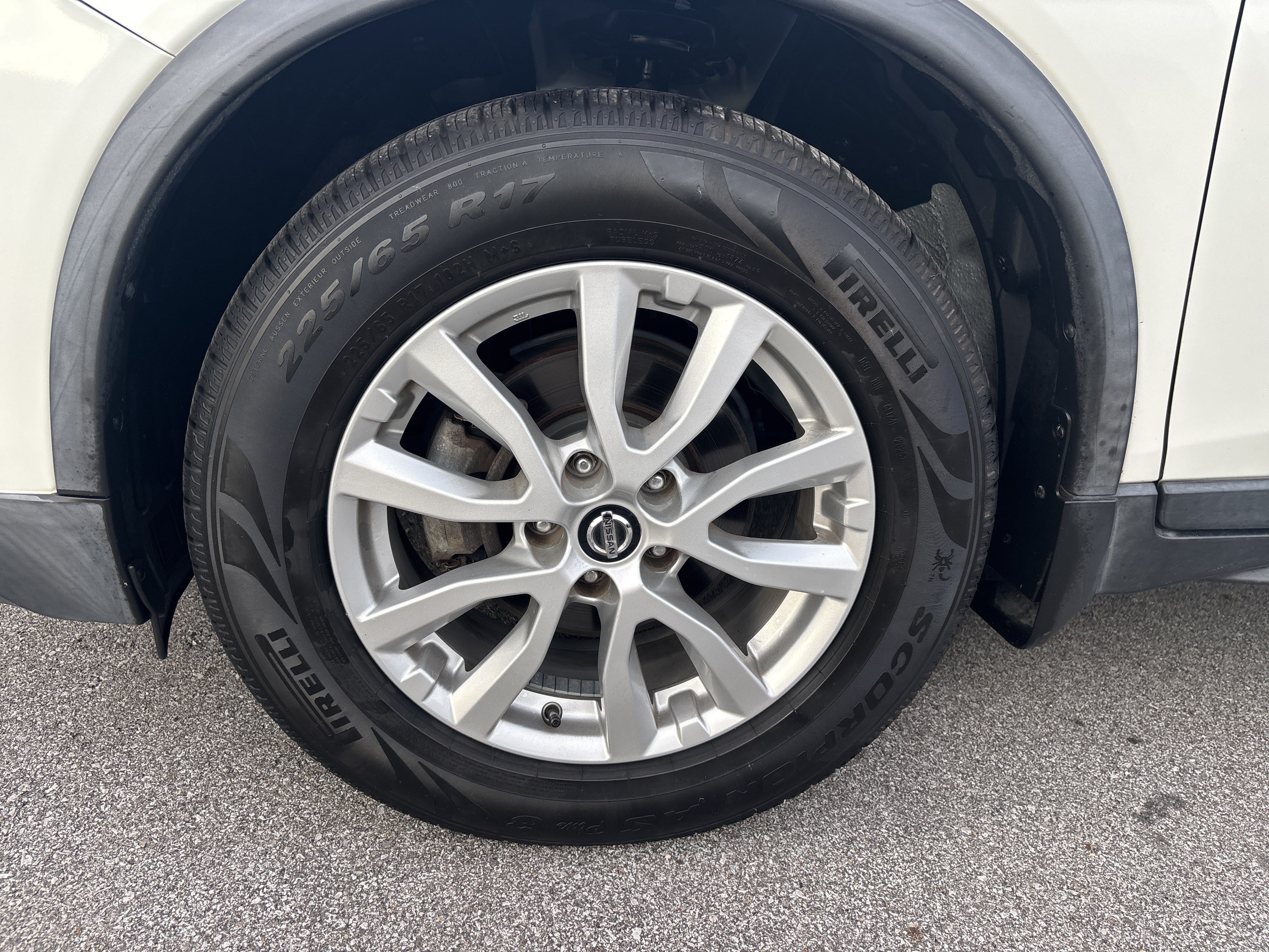 Used 2018 Nissan Rogue SV FWD image 9