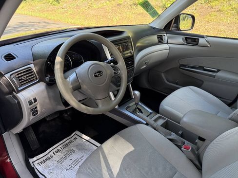 Used 2012 Subaru Forester 2.5X w/ Alloy Wheel Pkg AWD/4WD image 11