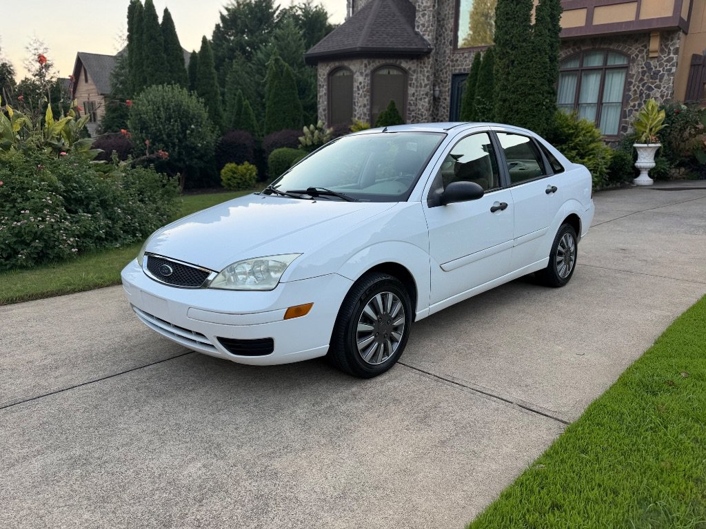 Used 2007 Ford Focus SE FWD image 2