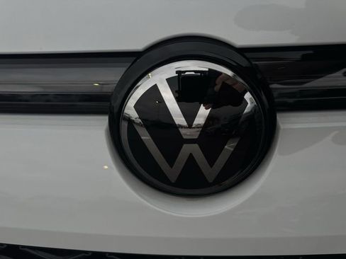 New 2026 Volkswagen Tiguan SE R-Line FWD image 32