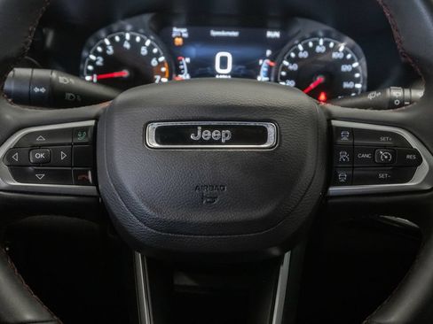 Used 2025 Jeep Compass Trailhawk AWD/4WD image 16