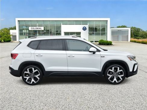 Certified 2023 Volkswagen Taos SEL image 10