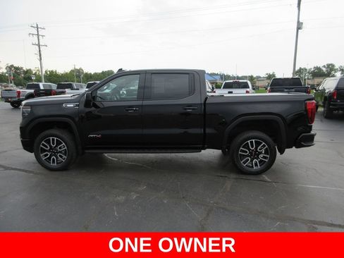 Certified 2025 GMC Sierra 1500 AT4 w/ AT4 Premium Package AWD/4WD image 11