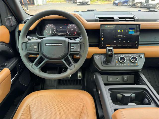 Used 2023 Land Rover Defender 110 V8 AWD/4WD image 19