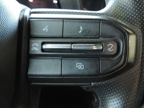 Used 2024 Chevrolet Colorado W/T w/ WT Convenience Package II AWD/4WD image 28