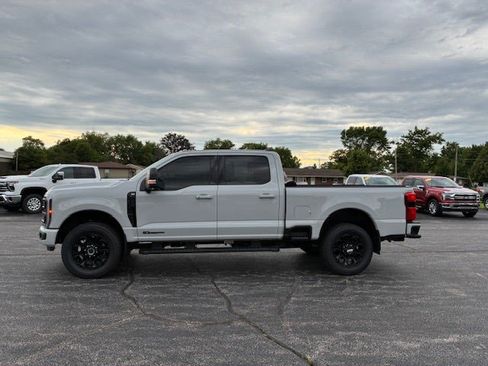 Used 2025 Ford F250 XLT w/ Black Appearance Package AWD/4WD image 2