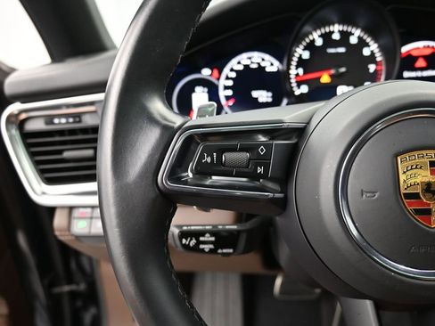 Used 2022 Porsche Panamera 4S image 10