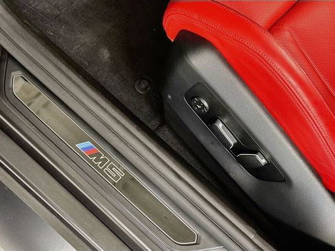 Used 2025 BMW M5 w/ Carbon Package AWD/4WD image 28