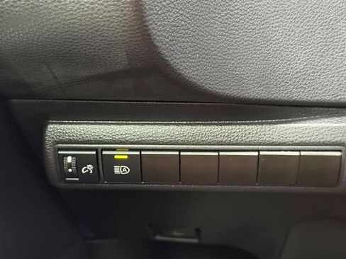 Used 2025 Toyota Corolla SE FWD image 29