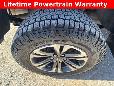 Used 2022 Chevrolet Colorado Z71 image 30