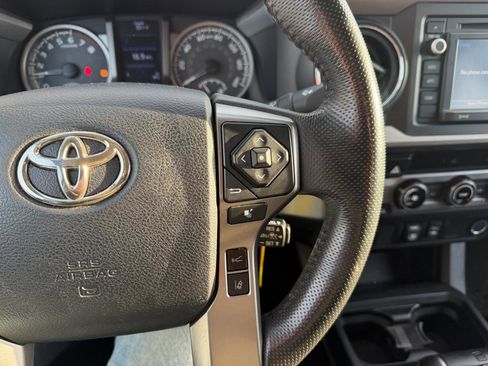 Used 2018 Toyota Tacoma SR5 image 25