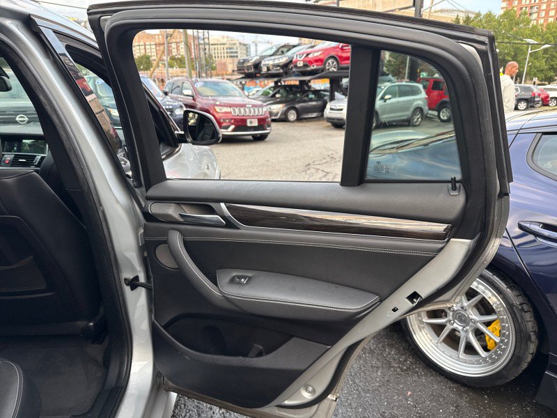 Used 2018 BMW X4 M40i AWD/4WD image 11