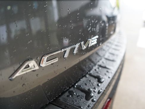 New 2026 Ford Explorer Active RWD image 8