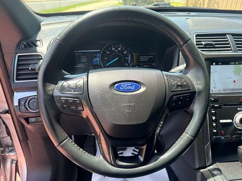 Used 2018 Ford Explorer Sport AWD/4WD image 12