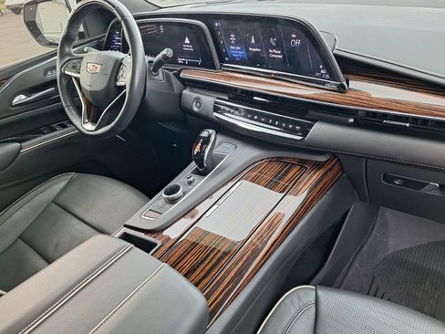 Used 2024 Cadillac Escalade Premium Luxury w/ Performance Package AWD/4WD image 30