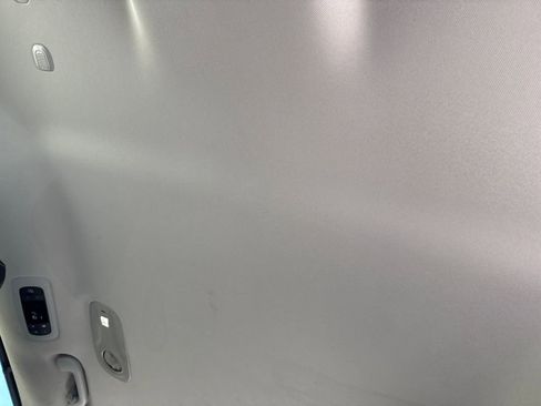 Used 2023 Chrysler Pacifica Touring-L image 25