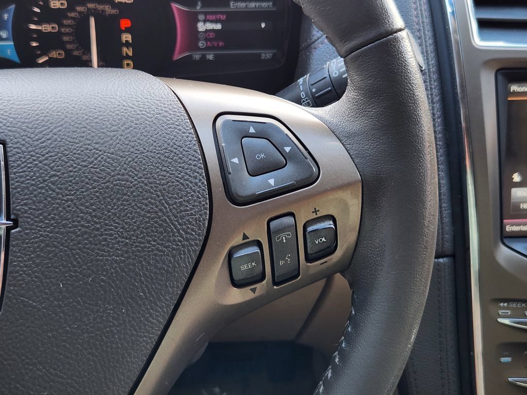 Used 2011 Lincoln MKX 2WD w/ 101A Rapid Spec Order Code image 18
