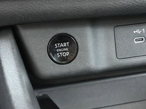 Used 2024 Nissan Rogue SV FWD image 17